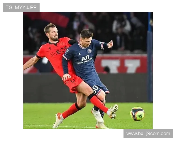 深入解析足球比赛中高效抢球策略与团队协同与空间压迫方法要点集